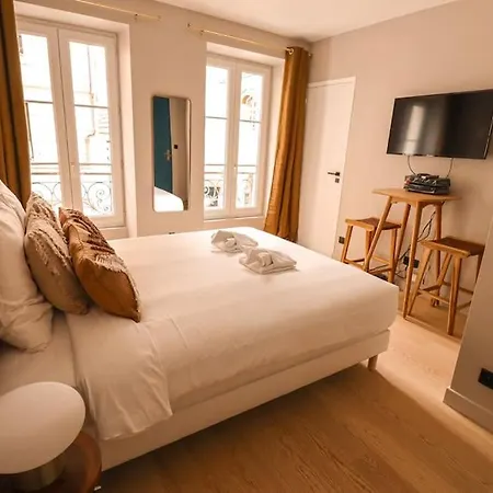 12.new Renovated Studio#invalides#effeil Tower# Paříž