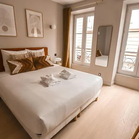 12.new Renovated Studio#invalides#effeil Tower# * Paříž