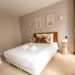아파트 12.new Renovated Studio#invalides#effeil Tower# *